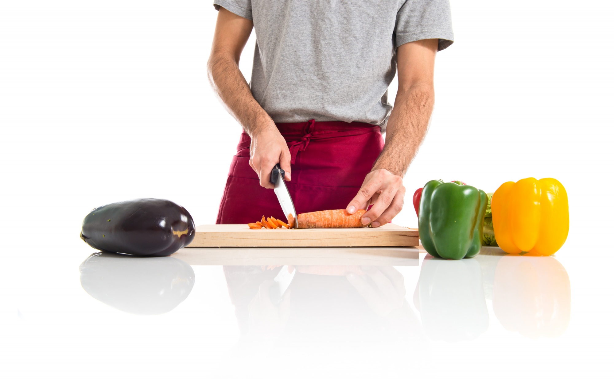 Chef che insegna taglio di verdure
